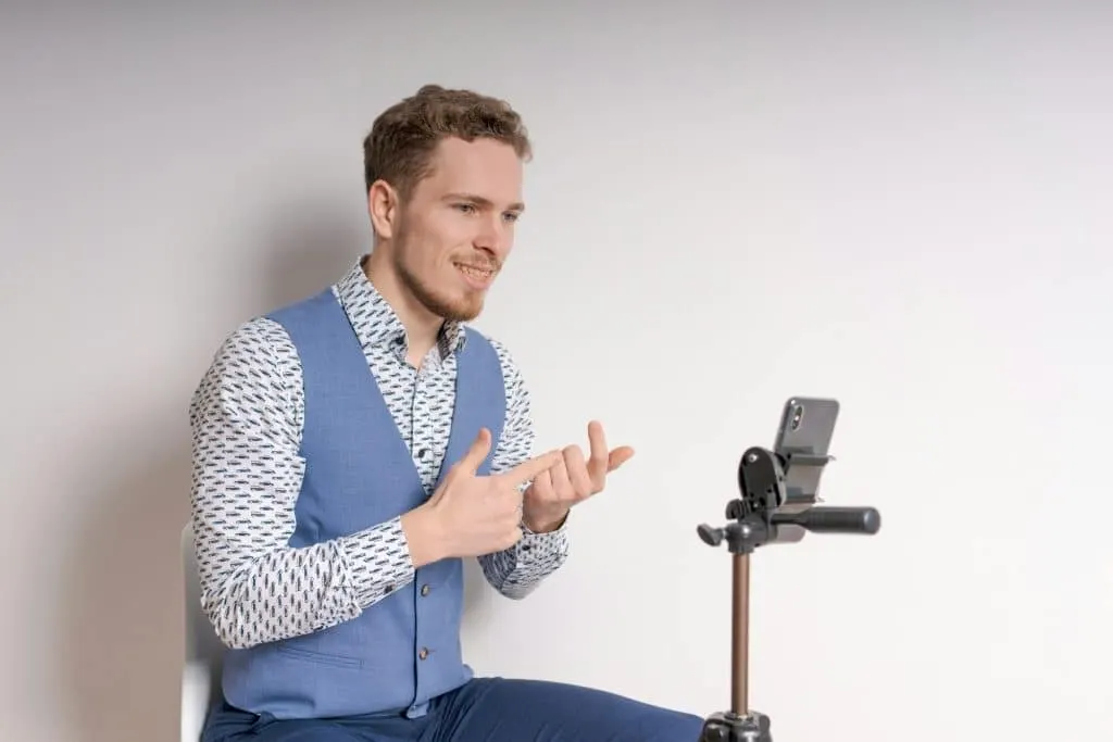 La révolution du texte en vidéo : Découvrez Sora, la dernière création d’OpenAI qui va vous époustoufler !